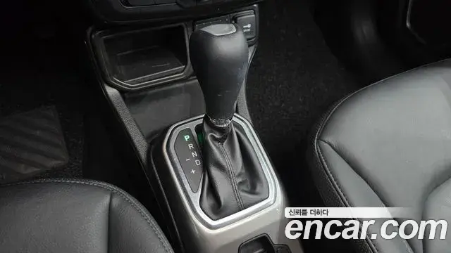 Jeep Renegade 2022 — Фото 9/20
