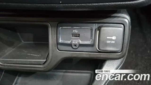 Jeep Renegade 2022 — Фото 13/20