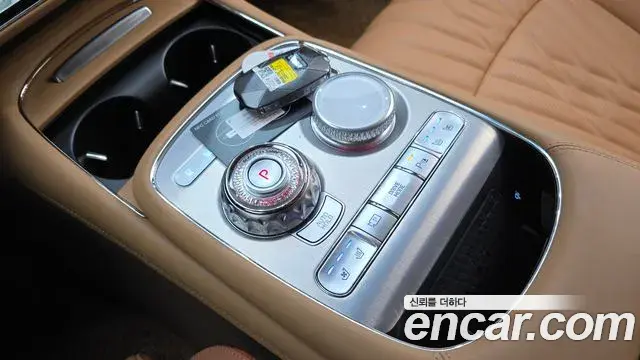 Genesis G90 2025 — Photo 8/20