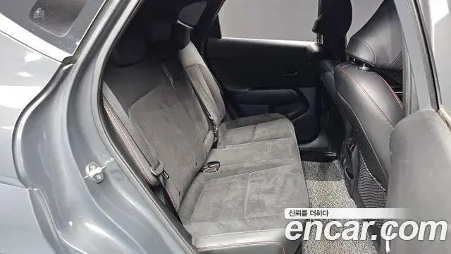 Hyundai Kona 2023 — Фото 11/20