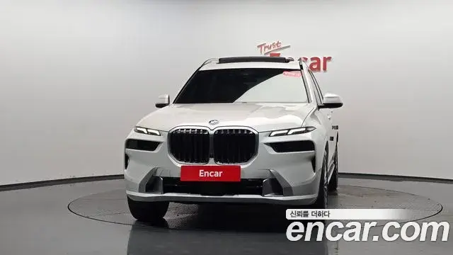BMW X7 2025 — ფოტო 17/36