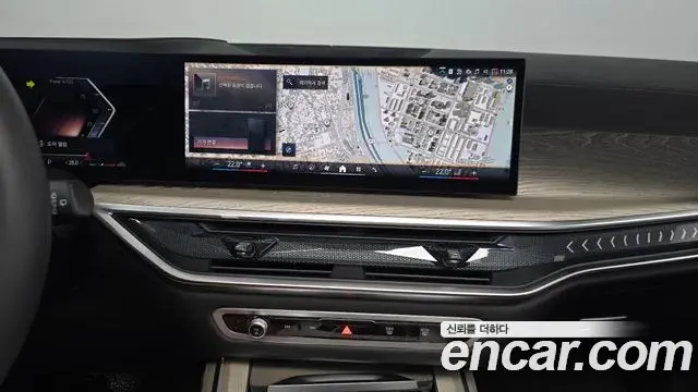 BMW X7 2025 — ფოტო 34/36
