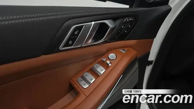 BMW X7 2025 — ფოტო 16/36