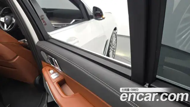 BMW X7 2025 — ფოტო 7/36
