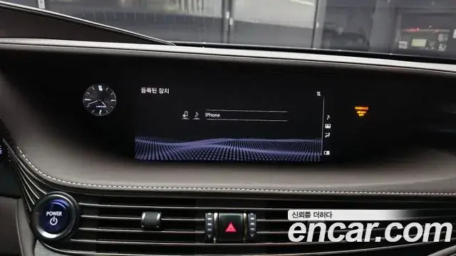 Lexus LS500h 2018 — ფოტო 20/35