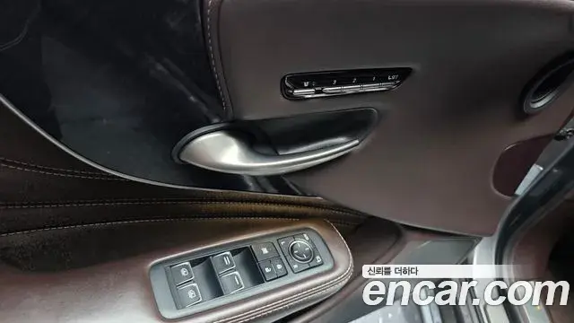 Lexus LS500h 2018 — ფოტო 26/35
