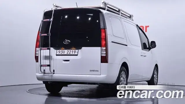 Hyundai Staria 2021 — Фото 2/20
