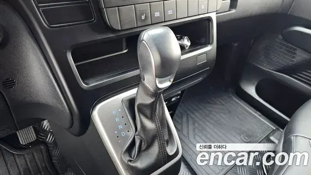 Hyundai Staria 2021 — Фото 9/20