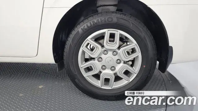 Hyundai Staria 2021 — ფოტო 5/33