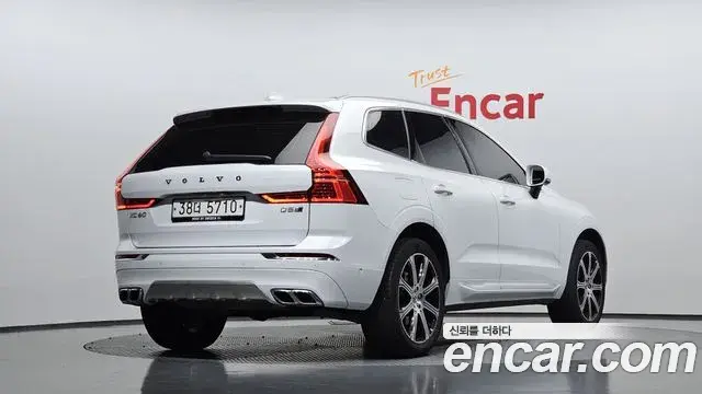 Volvo XC60 2019 — Şəkil 1/20