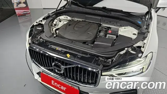 Volvo XC60 2019 — Şəkil 19/20