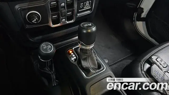 Jeep Wrangler 2021 — Фото 9/20
