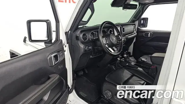 Jeep Wrangler 2021 — Фото 10/20