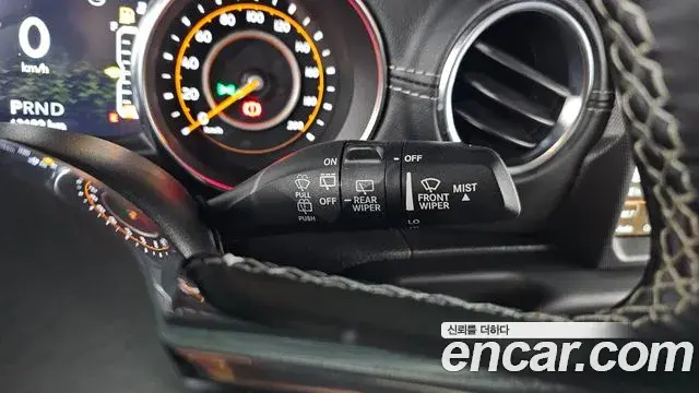Jeep Wrangler 2021 — ფოტო 13/31