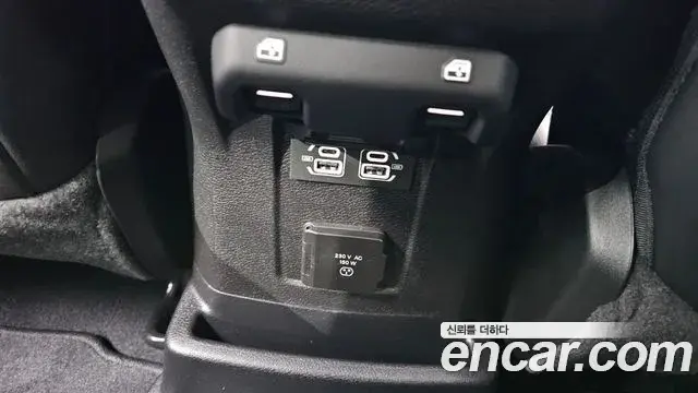 Jeep Wrangler 2021 — ფოტო 26/31
