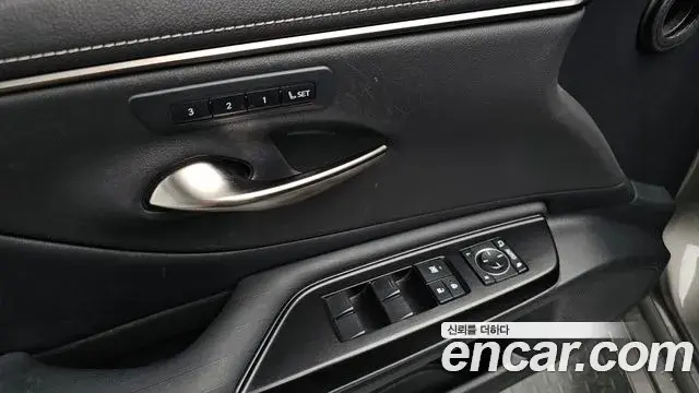 Lexus ES300h 2018 — Фото 18/20