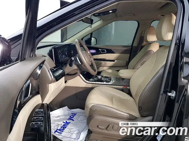 Kia Carnival 2022 — ფოტო 13/20