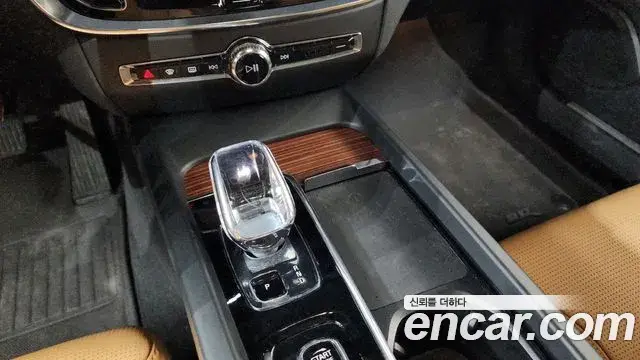Volvo V60 Cross Country 2024 — ფოტო 4/20