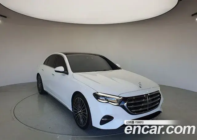 Mercedes-Benz E-Class 2026 — Photo 20/20