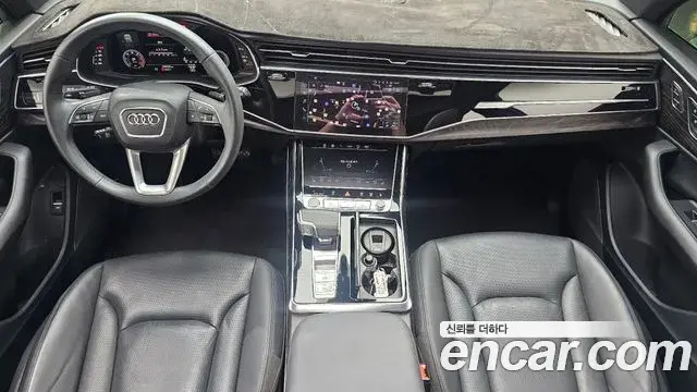 Audi Q7 2021 — Photo 11/30