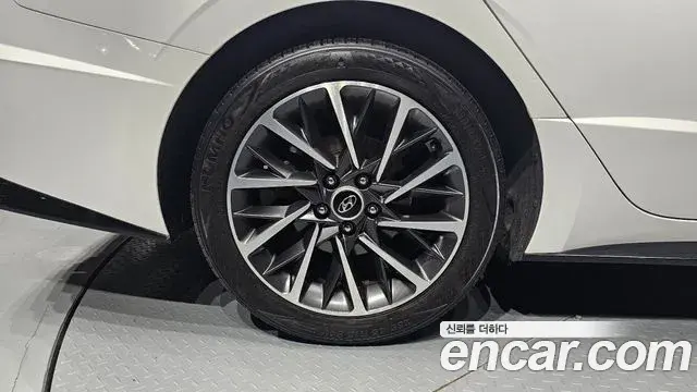 Hyundai Sonata 2020 — Фото 5/20