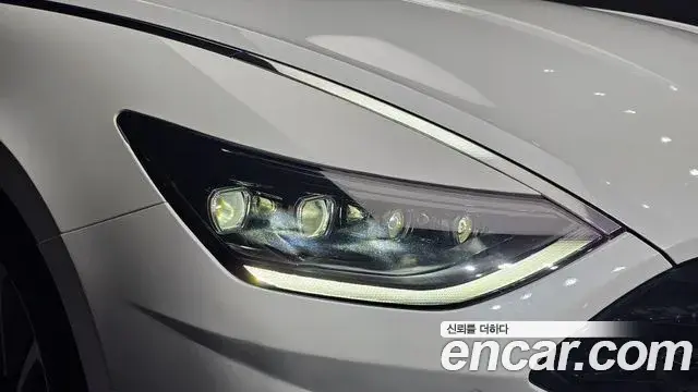 Hyundai Sonata Hybrid 2020 — Photo 7/32