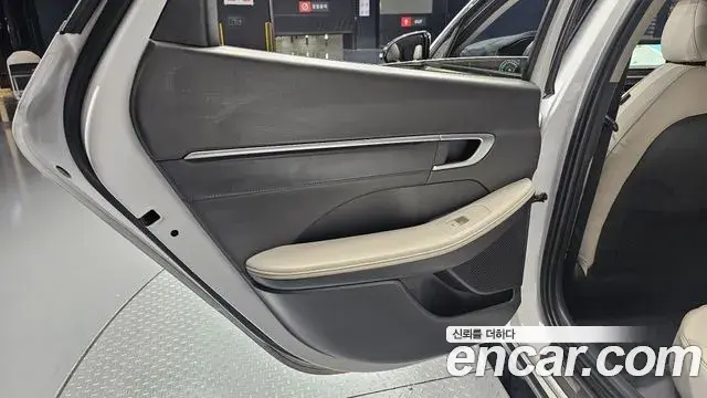 Hyundai Sonata Hybrid 2020 — Photo 5/32