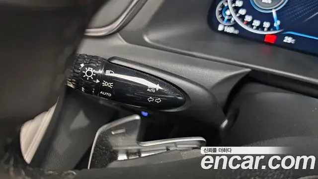 Hyundai Sonata Hybrid 2020 — Photo 9/32