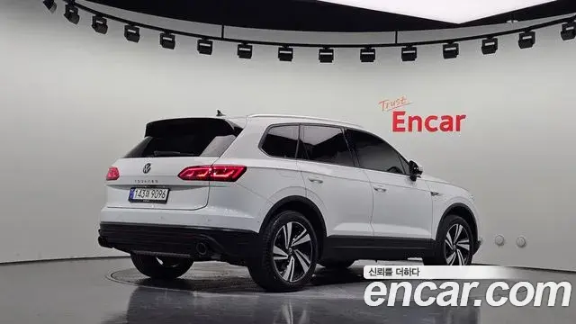 Volkswagen Touareg 2023 — Şəkil 21/30