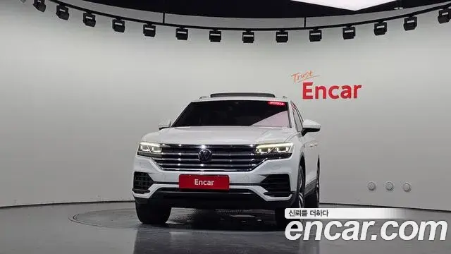 Volkswagen Touareg 2023 — Şəkil 22/30