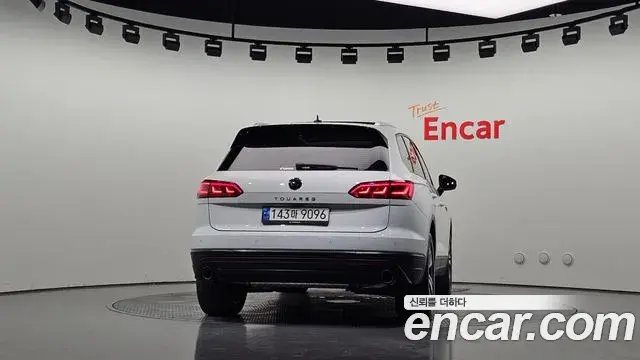 Volkswagen Touareg 2023 — Şəkil 19/30