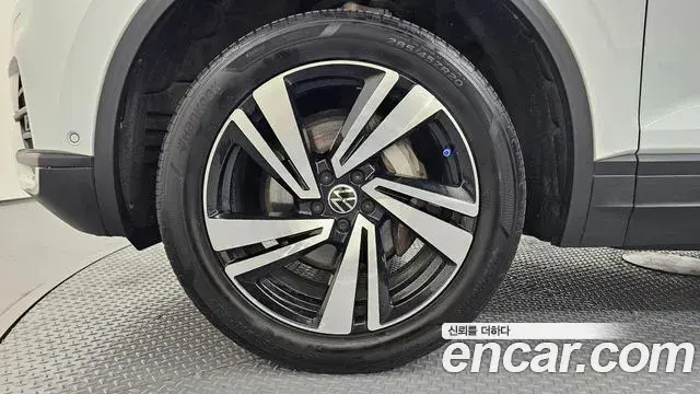 Volkswagen Touareg 2023 — Şəkil 18/30