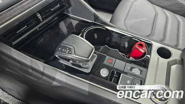 Volkswagen Touareg 2023 — Şəkil 14/30