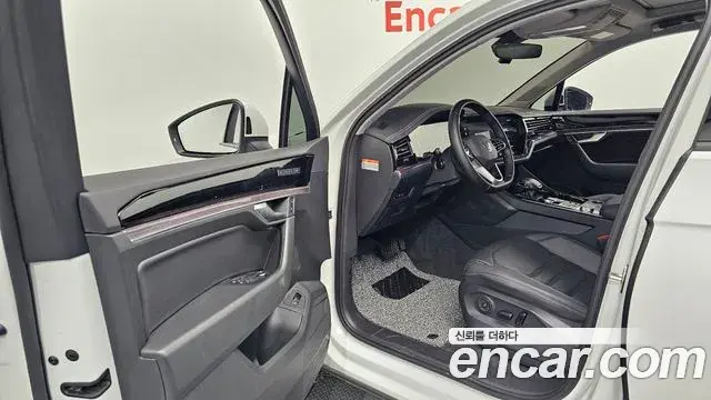 Volkswagen Touareg 2023 — Şəkil 13/30