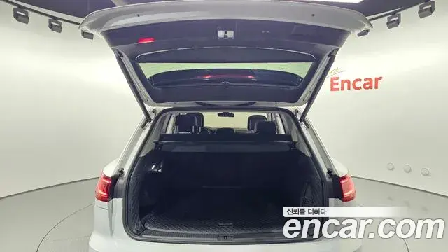 Volkswagen Touareg 2023 — Şəkil 20/30