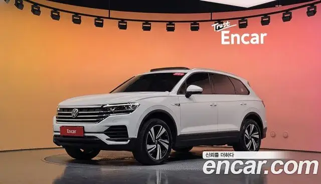 Volkswagen Touareg 2023 — Şəkil 26/30