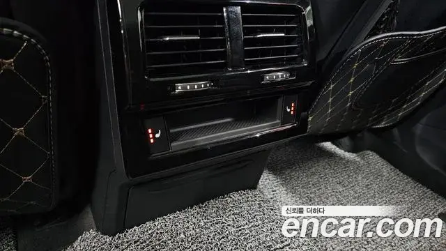 Volkswagen Touareg 2023 — Şəkil 12/30