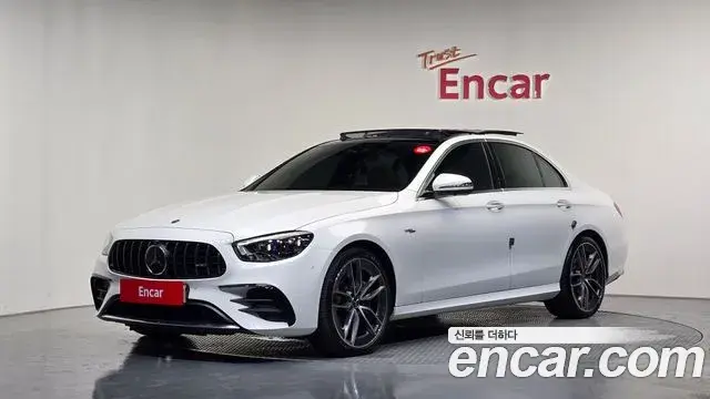 Mercedes-Benz E-Class 2021 — Photo 1/20