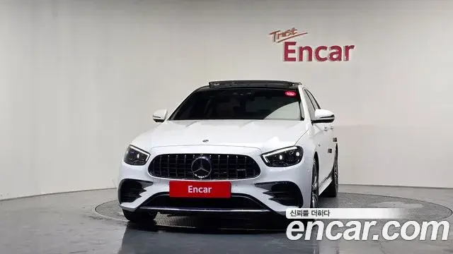 Mercedes-Benz E-Class 2021 — Photo 3/20