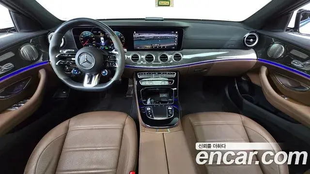 Mercedes-Benz E-Class 2021 — Photo 10/20