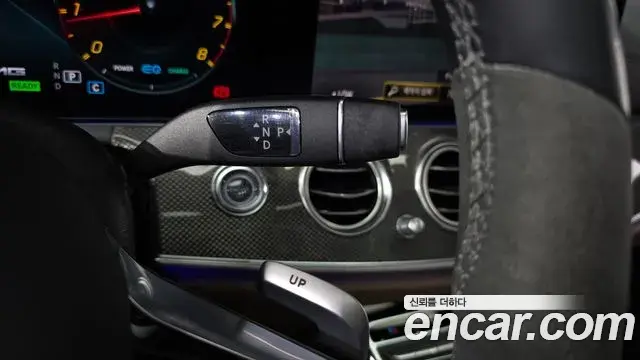Mercedes-Benz E-Class 2021 — Photo 8/20
