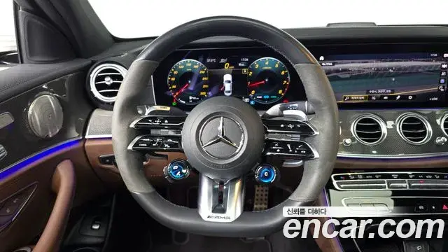 Mercedes-Benz E-Class 2021 — Photo 13/20