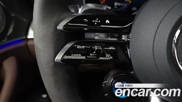 Mercedes-Benz E-Class 2021 — Photo 15/20