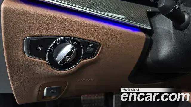 Mercedes-Benz E-Class 2021 — Photo 20/20