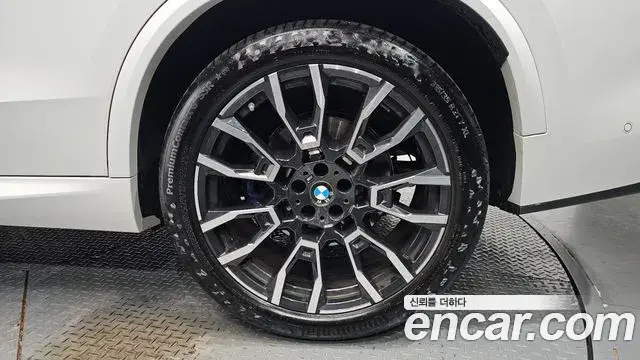 BMW X5 2025 — ფოტო 15/37