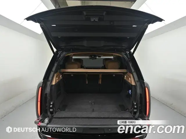 Land Rover Range Rover 2023 — Photo 8/19