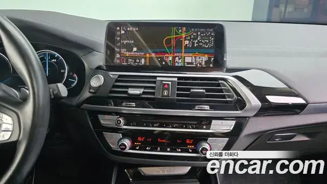 BMW X3 2019 — ფოტო 17/20
