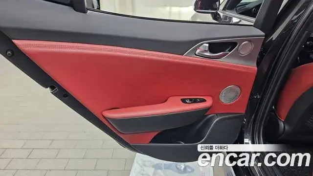 Kia Stinger 2018 — Photo 13/34