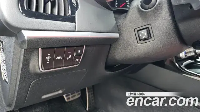 Kia Stinger 2018 — Photo 27/34
