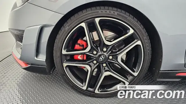 Hyundai Veloster 2019 — Фото 5/20